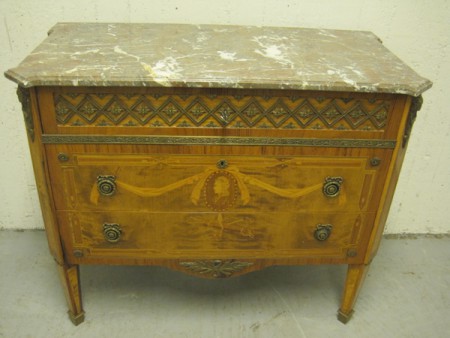 3841 - Komoda neoklasicistnim stylu s mramorem velmi kvalitni replika 1960  95 x 47 cm V - 80 cm  14 900 kc